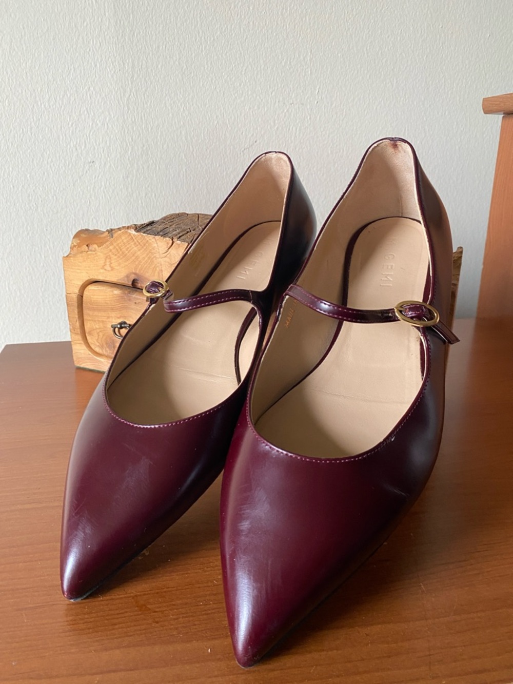 M.Gemi Pointed Toe Leather Flats